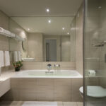 Superior Twin Room - Image 5