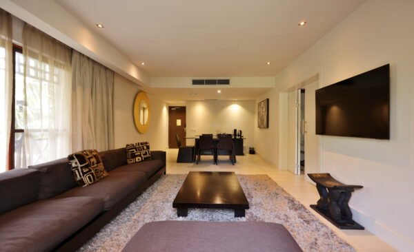 Executive Suite - Image 9