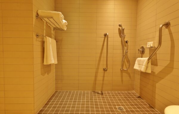 Paraplegic / Disabled Room - Image 4